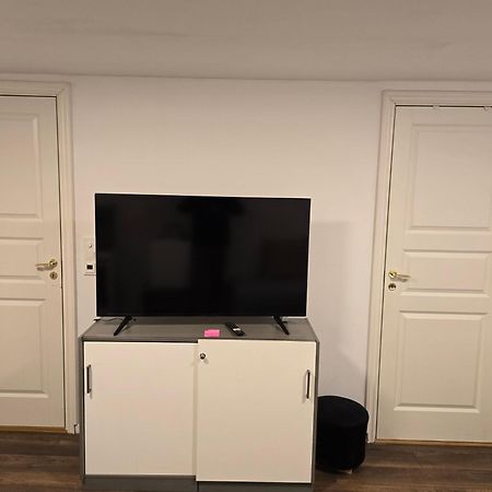 Beautiful 2 Rooms Apartment In Klofta,Near Oslo Airport& Oslo Екстериор снимка