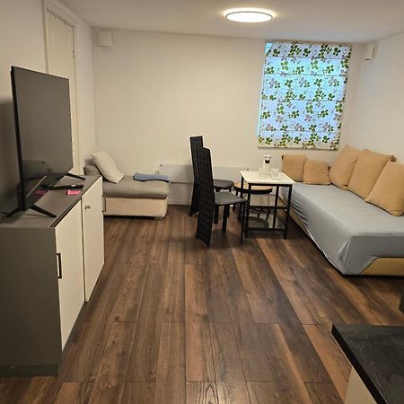 Beautiful 2 Rooms Apartment In Klofta,Near Oslo Airport& Oslo Екстериор снимка